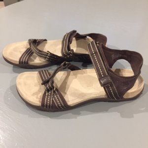Zibu Brown Hilary Sandal Size 7.5